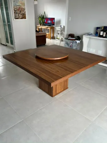 Mesa de Jantar Quadrada 1,40x1,40m com Bandeja Giratória Central