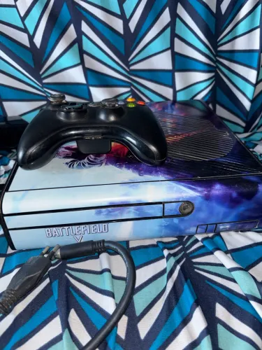 Vendo Xbox 360 com luz vermelha