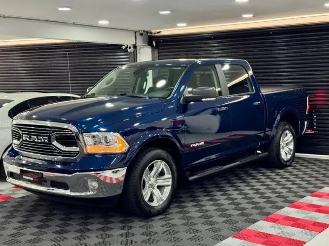 Ram Classic Laramie 5.7 V8 16V Gasolina 4X4 Aut. 2023