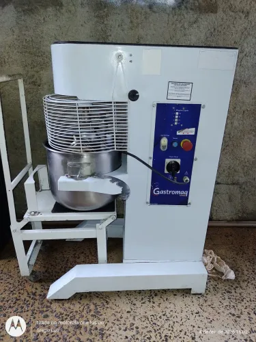 Batedeira de massa Gastromaq - profissional 30 Kg.