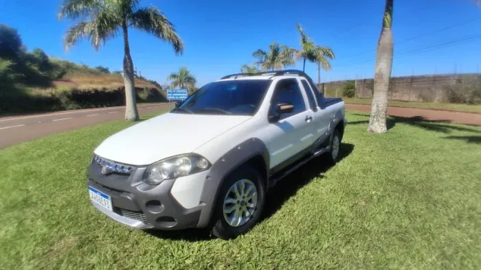 Fiat Strada Adventure 1.8/ 1.8 Locker Flex CE 2013