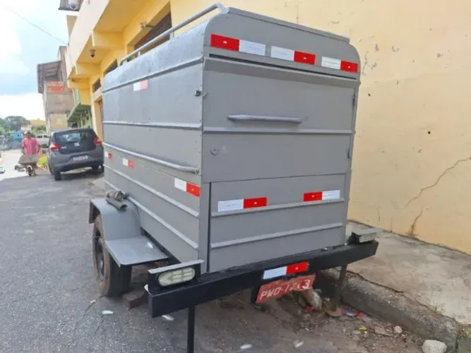 Carretinha fechada oportunidade única