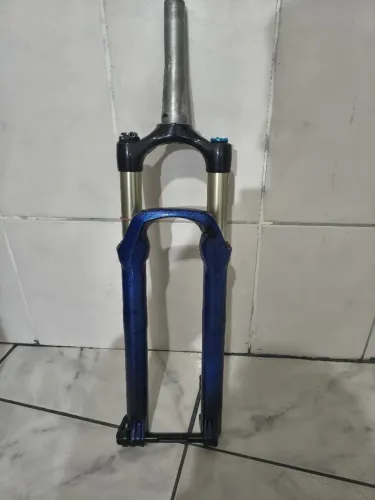 Suspensão RockShox 