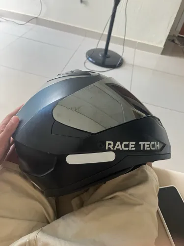 Capacete esportivo 