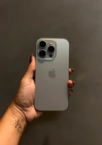 iPhone 16 Pro 256GB bateria 100% todo original Natural e Preto