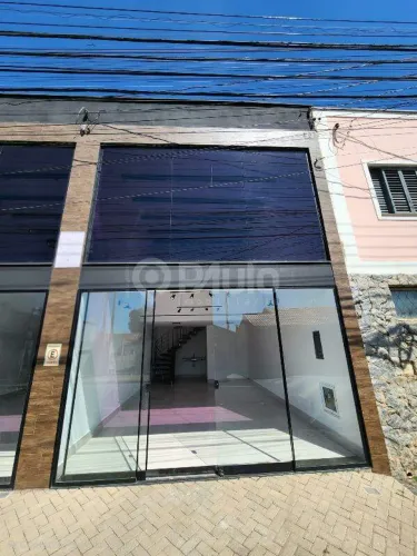 Salão comercial para alugar em Piracicaba no bairro Paulicéia.