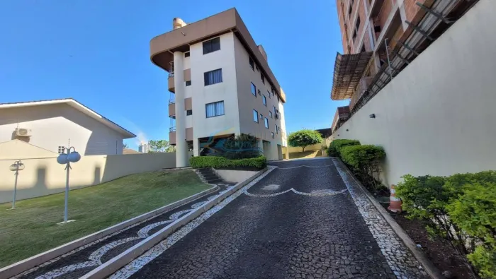 Apartamento com 3 dormitórios para alugar por R$ 2.500/mês - Country - Cascavel/PR