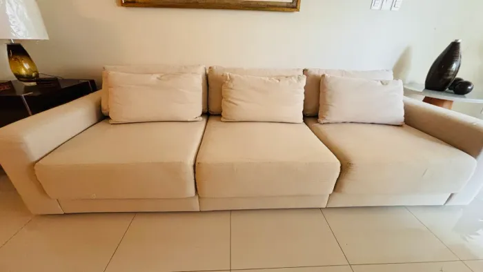 Sofá home theater, 3 lugares, cabem 5 pessoas ,2,80 cm excelente estado de conservação 