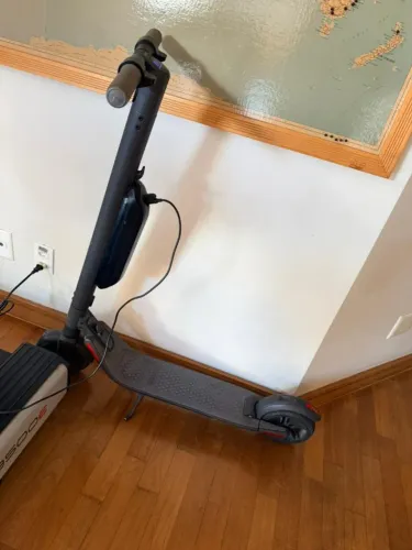 Patinete Elétrico Ninebot KickScooter ES