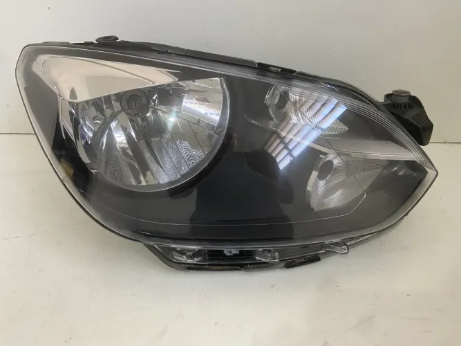 Farol Volkswagen UP  2013 2014 2015 2016 2017 Lado Direito Friso Preto 