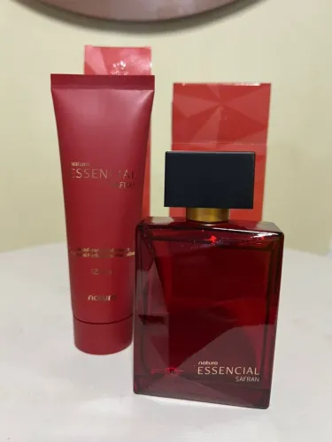 Perfume masculino Natura Safran + Hidratante