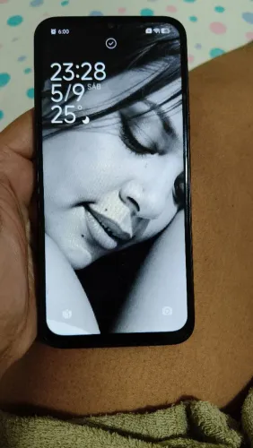 Vende se um celular redmi 15c semi novo