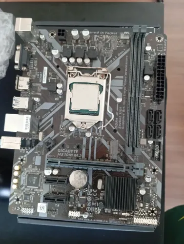 Placa mãe Gigabyte H310M M2 + i5 9400