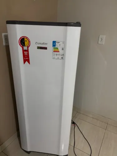 Geladeira semi nova 