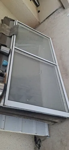 Vendo porta de alumínio