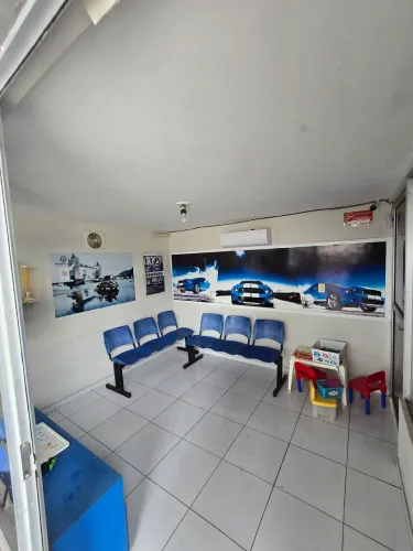 Aluga-se Sala Comercial para Barbearia detro de Estúdio Automotivo.