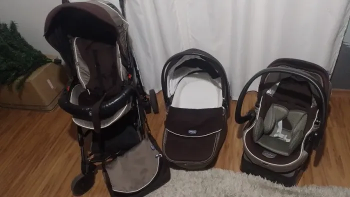 Carrinho de Bebê Chicco (Trio Living Smart)
