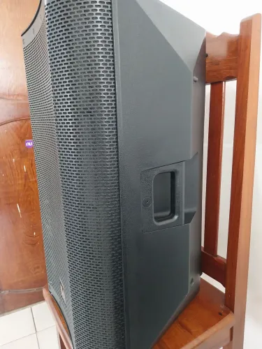 Caixa de som Kaudio....a melhor do mercado...com todo equipamento para o melhor caraoke