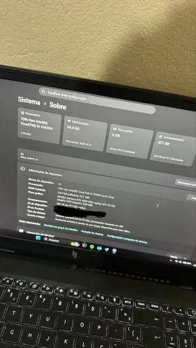 Nitro V15 RTX 3050 + 24GB RAM