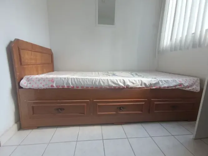 Cama de Madeira