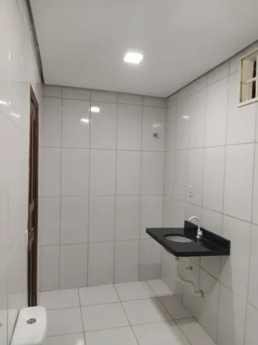 ALUGA-SE APARTAMENTO MOBILIADO