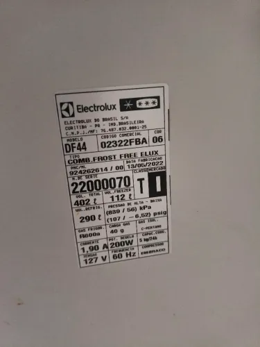 Geladeira ELETROLUX - Nova 402 LITROS - POUQUÍSSIMO TEMPO DE USO -