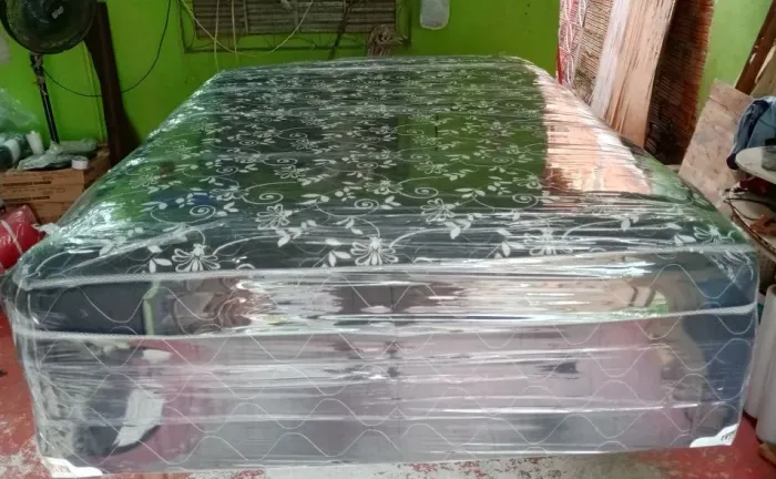 Cama de casal de mola ensacada com espuma
