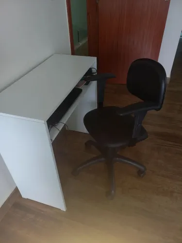 Mesinha com cadeira