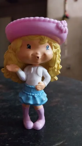 Boneca Moranguinho Colecionável