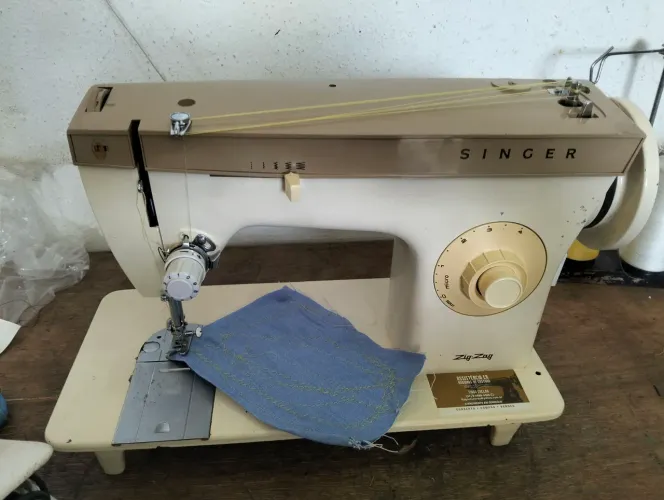 Máquina de costura Singer