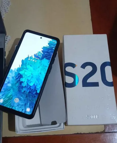 Samsung Galaxy S20 Fe 128GB - Aceito troca por aparelho inferior com volta
