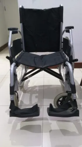 CADEIRA DE RODAS PRAXIS