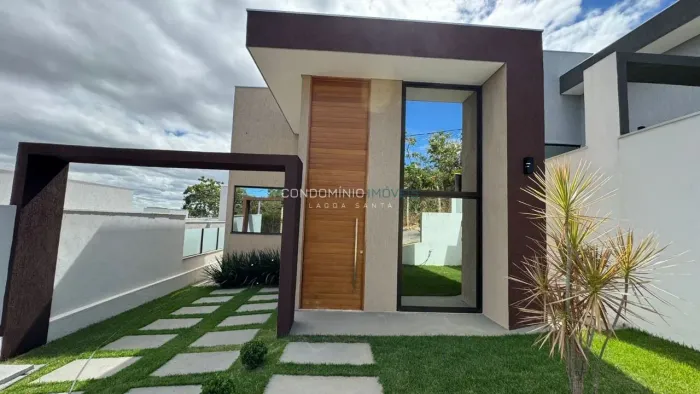 Casa com Piscina à Venda no Condomínio Trilhas do Sol - Lagoa Santa