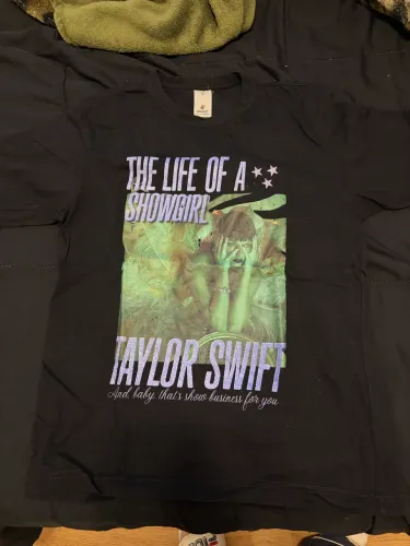 Camiseta the life of a showgirl