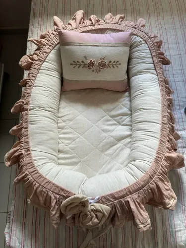 Ninho de bebê menina