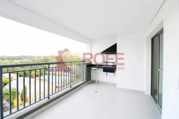 Apartamento à venda, 2 quartos, 1 suíte, 1 vaga e perto do metrô Brooklin. Varanda com chu