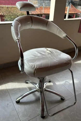CADEIRA PROFISSIONAL PARA SALÃO/ESTÉTICA