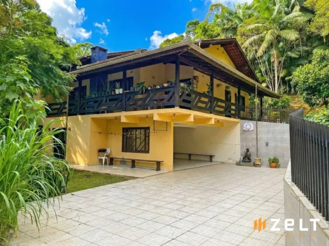 Sítio com 3 dormitórios à venda, 35000 m² por R$ 2.300.000,00 - Garcia - Blumenau/SC