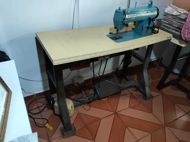Máquina de costura industrial