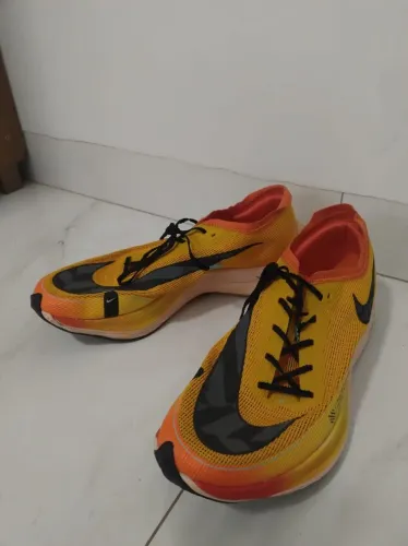 Nike ZoomX Vaporfly Next% 2 - Tamanho 45 (Pouco Rodado / Excelente Estado)