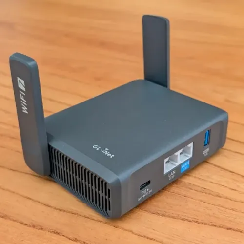 Roteador Portátil GL.iNet Slate 7 BE3600 Wi-Fi 7 Touchscreen Duas Portas 2.5G VPN Caixa