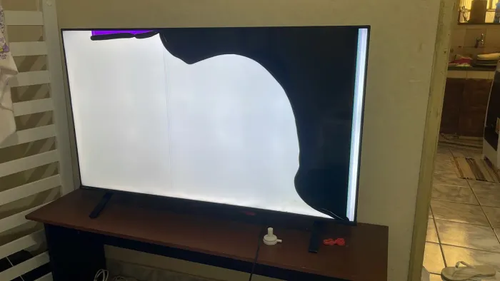 Vendo tv para retirada de peças