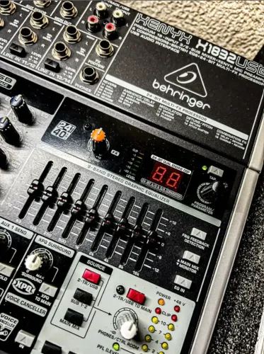 Mesa som Xenyx 1832 usb (seminova)