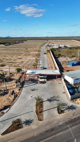 Lote de esquina nascente com 600 m² - Saint Claire