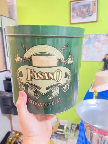Lata vazia de Panetone Fasano para decoração 