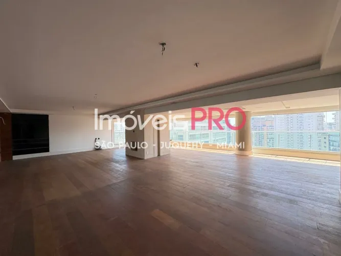 Apartamento para venda com 345m² em Moema - São Paulo.