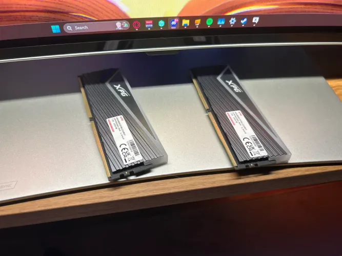 Memoria ram DDR5 XPG 32Gb (x2 16) Semi Nova 6000Mhz