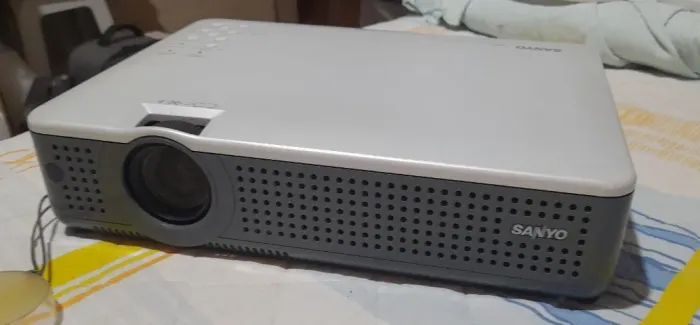 Projetor SANYO PRO xtra X