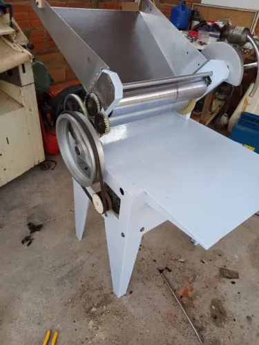 Vende-se um cilindro de massa lieme 15 quilos cs 550