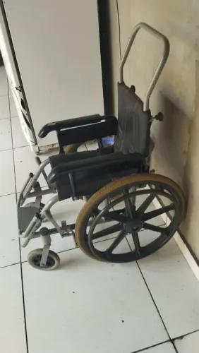 Cadeira de rodas infantil 